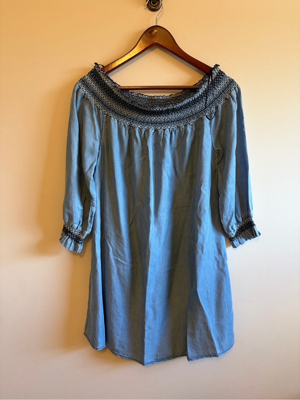 Velvet Heart Chambray Off-Shoulder Smocked Tunic Dress